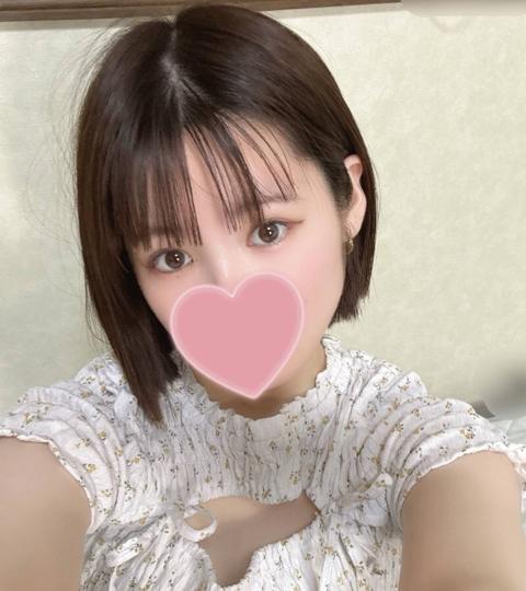 【完全素人&初撮り】可愛くて恥ずかしがり屋の初々しい19歳！押しに弱く流れのまま人生初中出しハメ♡特典有り