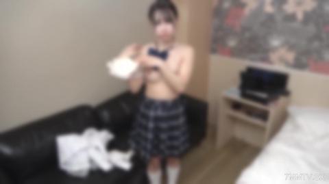 ~18歲世代。像是坡道系偶像的自然美女外貌重逢。再次被那自然的透明感吸引,大量內射。
